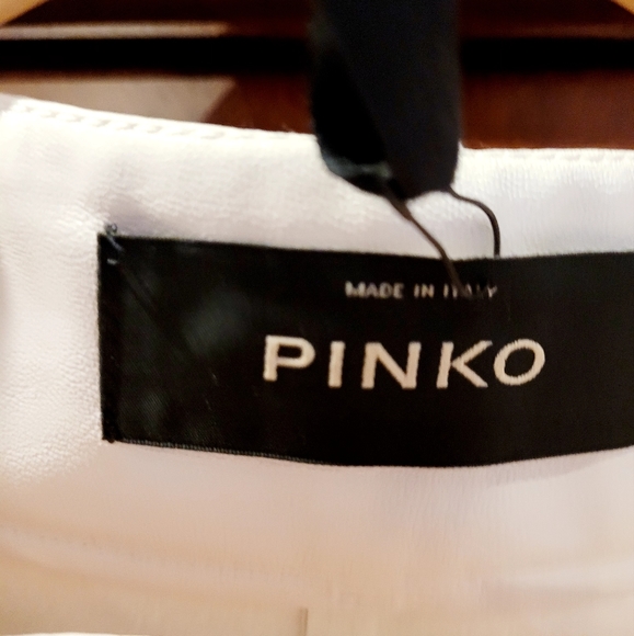 NWT-❤️-Pinko-Bonnie Shorts-White Faux Leather-Gold Belt-Pockets-Size 40 - Picture 7 of 11